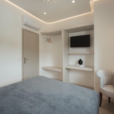 Executive Oak Suite with Outdoor Hot Tub