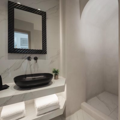 Executive Oak Suite with Outdoor Hot Tub