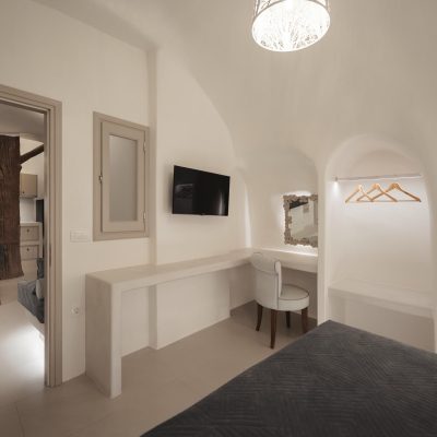 Executive Oak Suite with Outdoor Hot Tub
