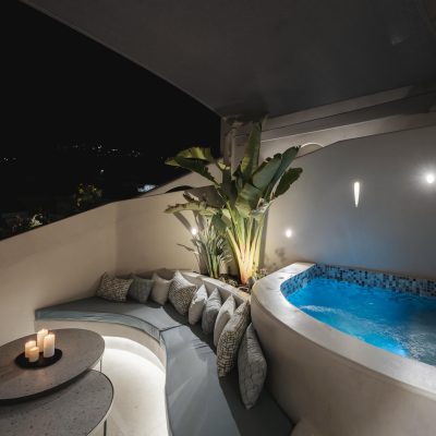 Executive Oak Suite with Outdoor Hot Tub