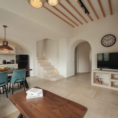 Galaria Serenity Villa with outdoor Hot Tub