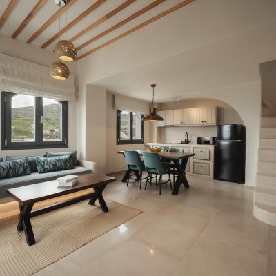 Galaria Serenity Villa with outdoor Hot Tub